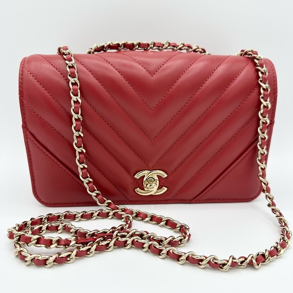 This is a 100% authentic CHANEL Calfskin Chevron Small Flap handbag in 19A Red. - Picture 15 of 16